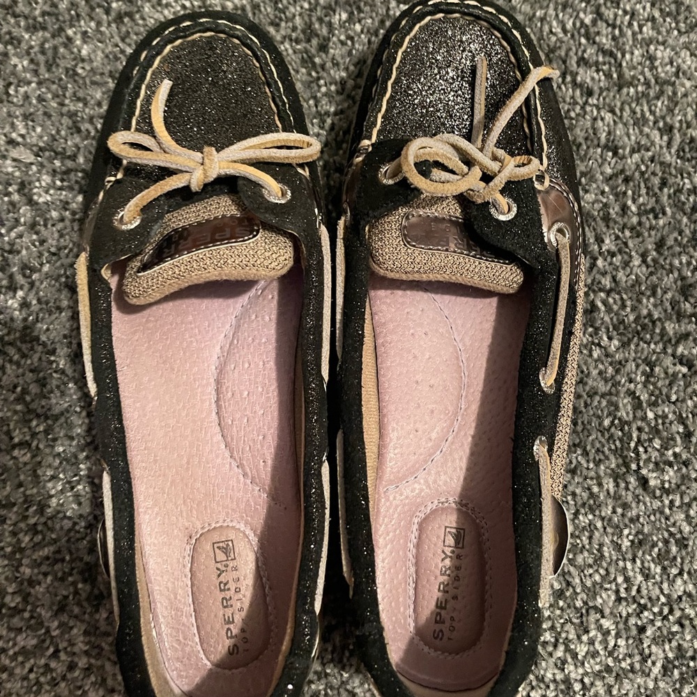 Black sperry’s